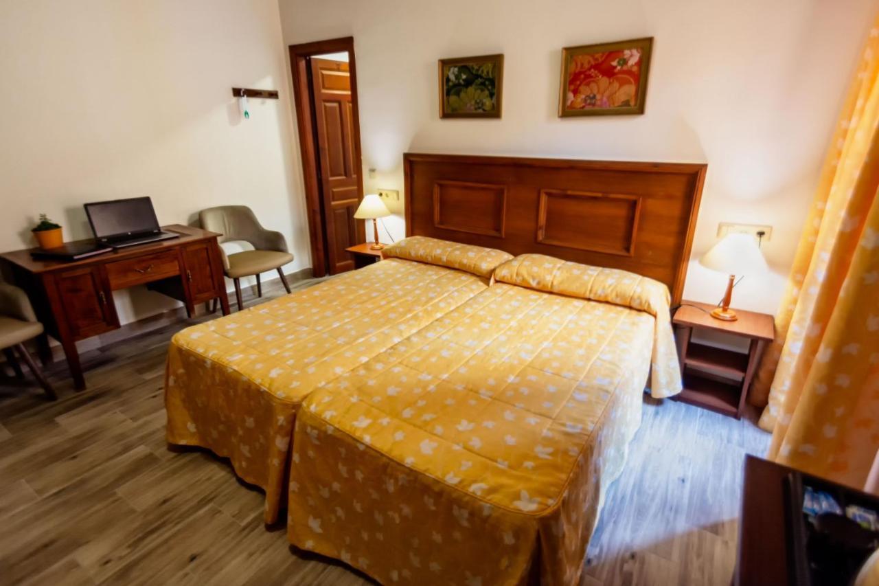 Hostal Loreto Denia Ngoại thất bức ảnh