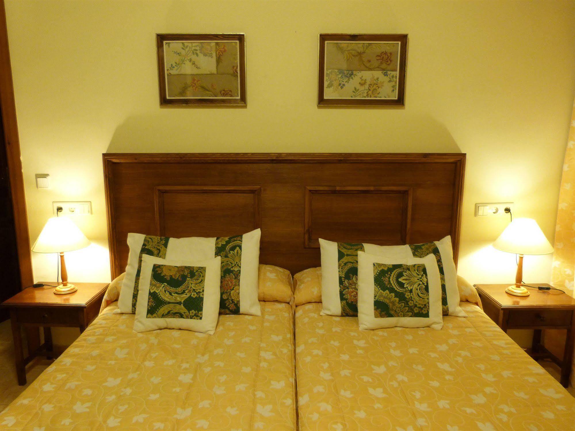 Hostal Loreto Denia Ngoại thất bức ảnh