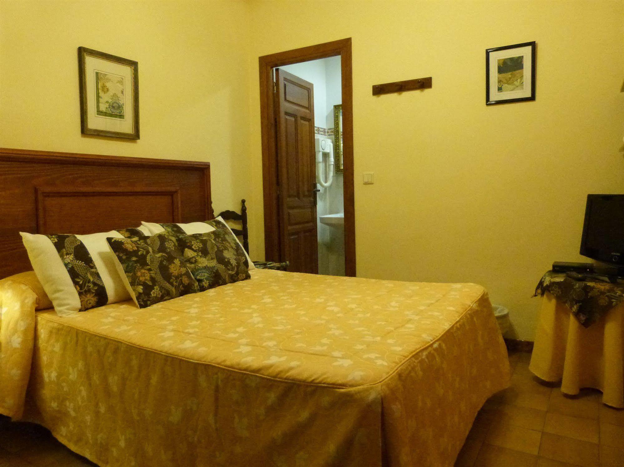 Hostal Loreto Denia Ngoại thất bức ảnh