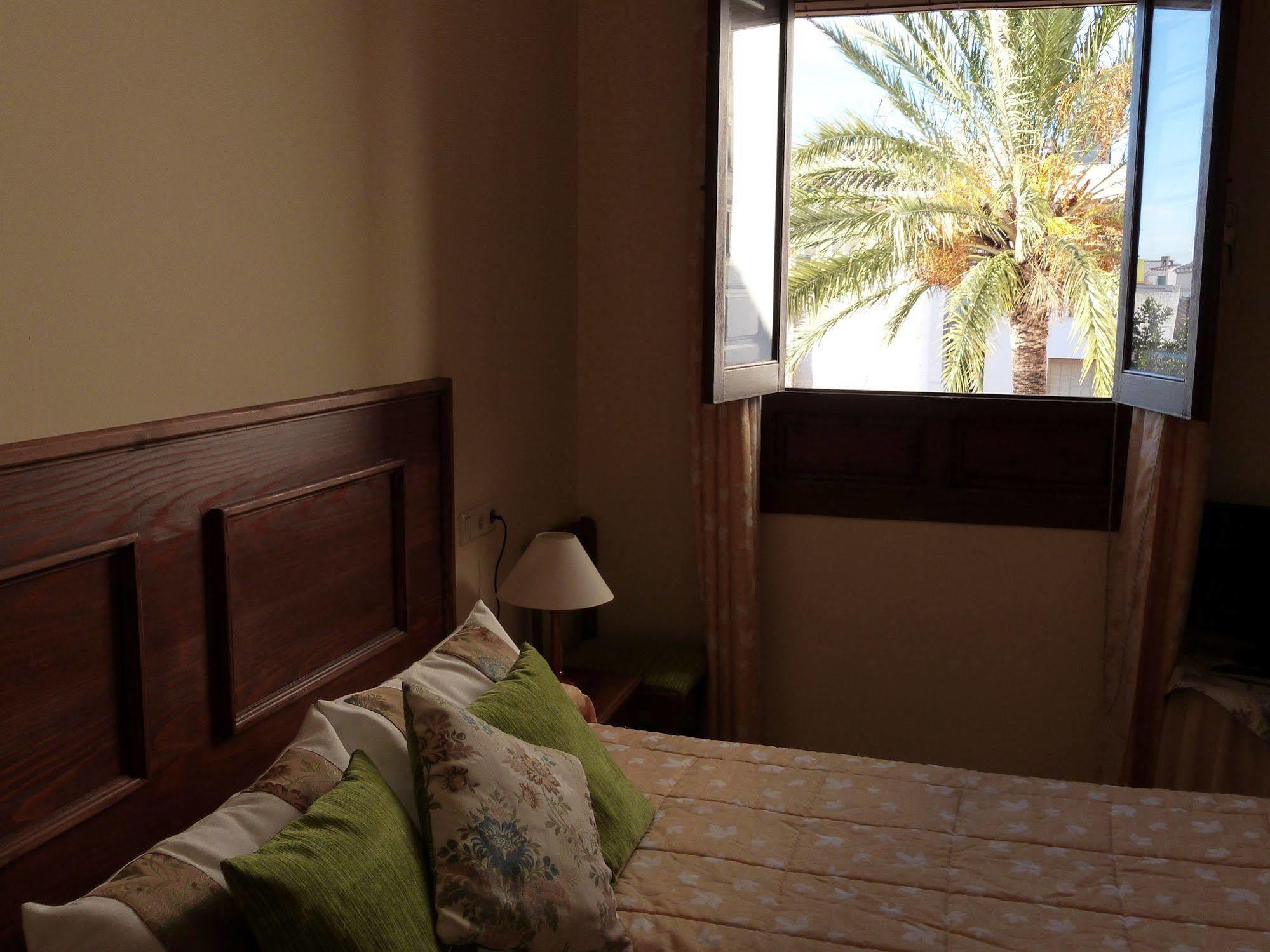 Hostal Loreto Denia Ngoại thất bức ảnh